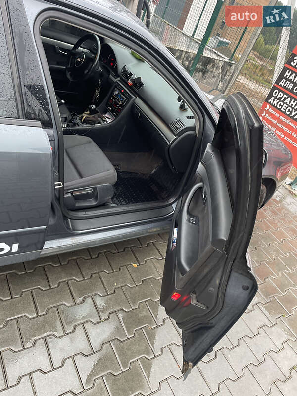 Седан Audi A4 2001 в Балті