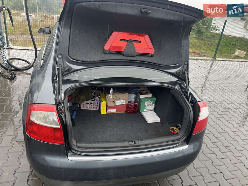 Седан Audi A4 2001 в Балті