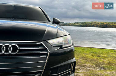 Седан Audi A4 2018 в 