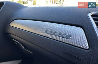 Седан Audi A4 2015 в 