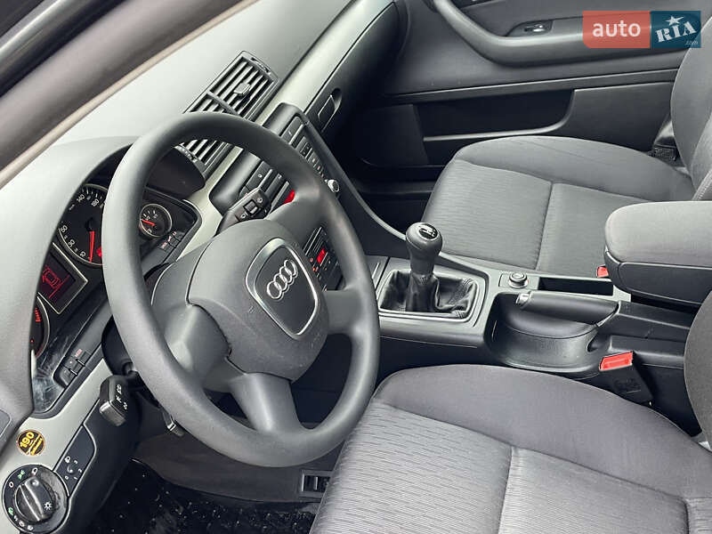 Седан Audi A4 2007 в Сарнах