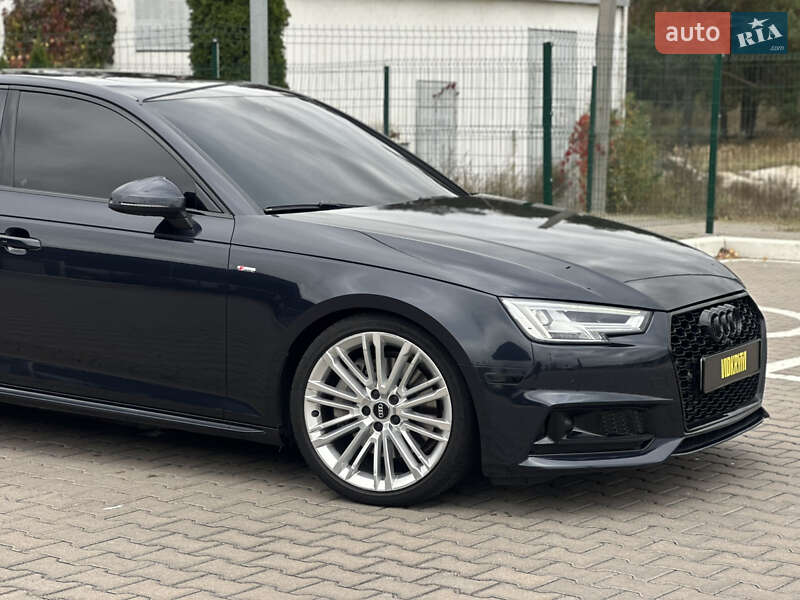 Седан Audi A4 2016 в Киеве