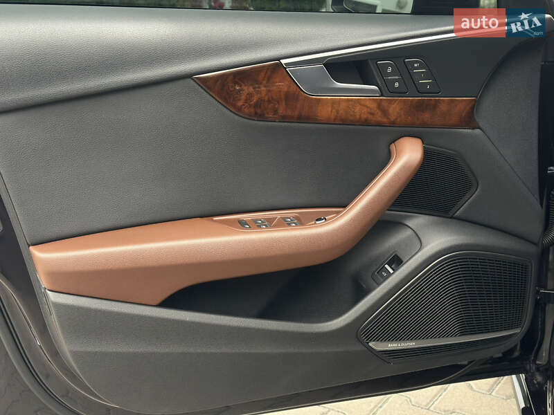 Седан Audi A4 2016 в Киеве