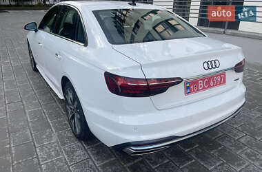 Седан Audi A4 2021 в 