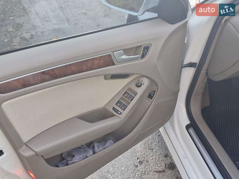 Седан Audi A4 2011 в Запорожье