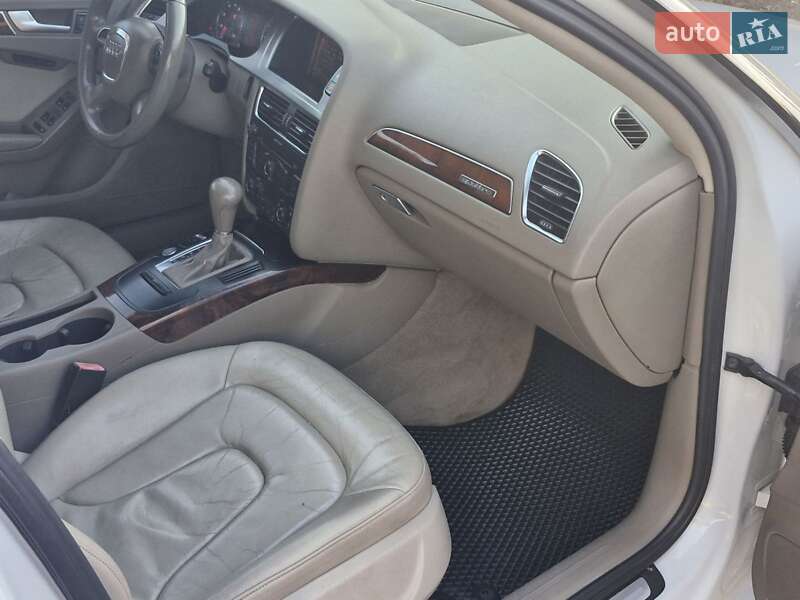 Седан Audi A4 2011 в Запорожье