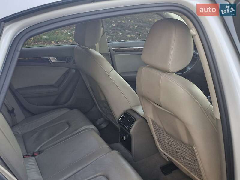 Седан Audi A4 2011 в Запорожье