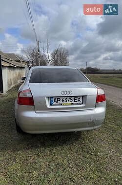 Седан Audi A4 2002 в  фото 3 Седан Audi A4 2002 в