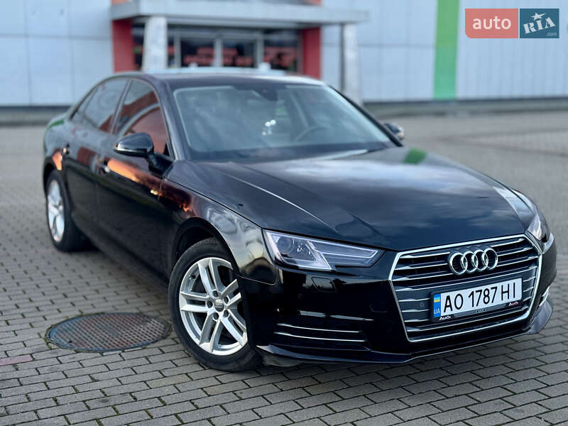 Седан Audi A4 2016 в Виноградові