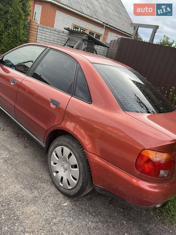 Седан Audi A4 1996 в Конотопе