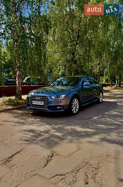 Седан Audi A4 2014 в Слов'янську