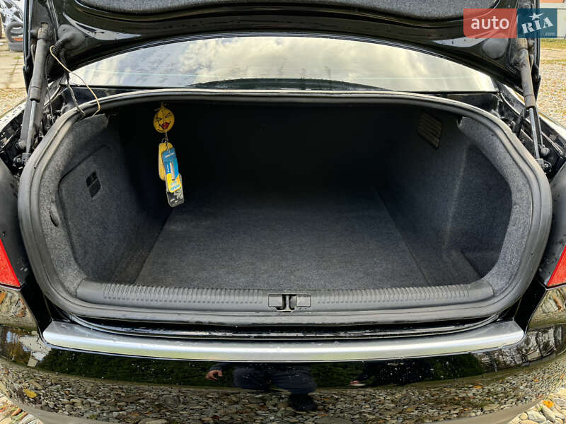 Седан Audi A4 2001 в Ивано-Франковске