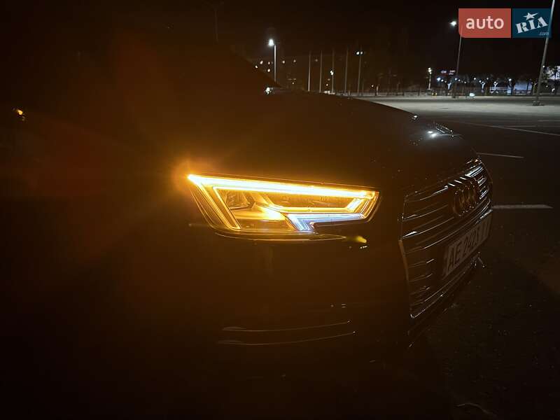 Седан Audi A4 2018 в Дніпрі
