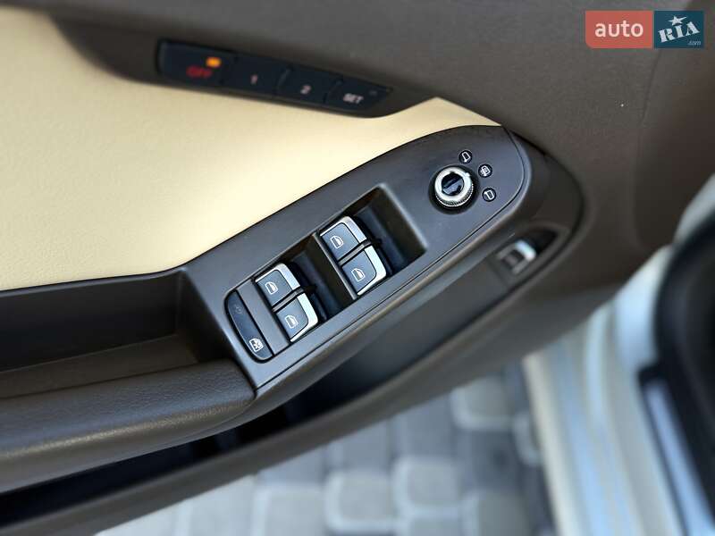 Седан Audi A4 2014 в Львові