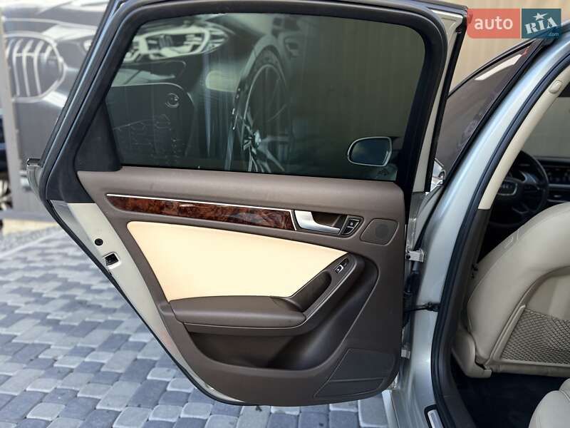 Седан Audi A4 2014 в Львові