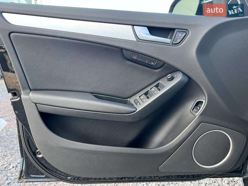 Седан Audi A4 2010 в Львове