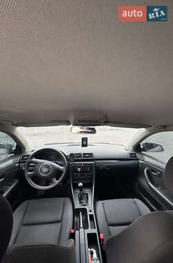 Седан Audi A4 2004 в 