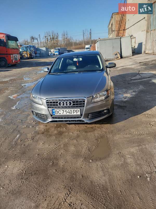 Седан Audi A4 2011 в Львові