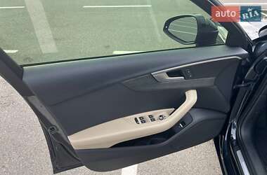 Седан Audi A4 2016 в 
