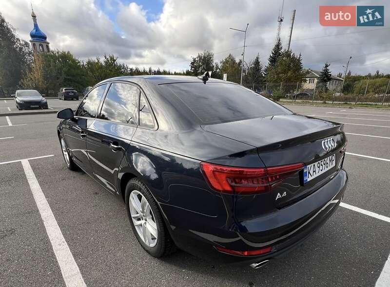 Седан Audi A4 2016 в Киеве
