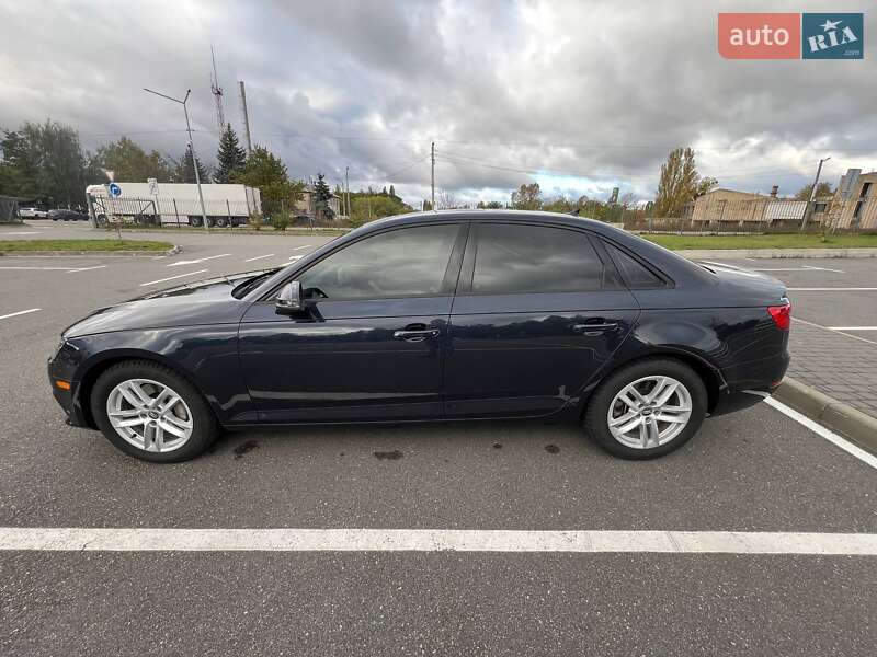 Седан Audi A4 2016 в Киеве
