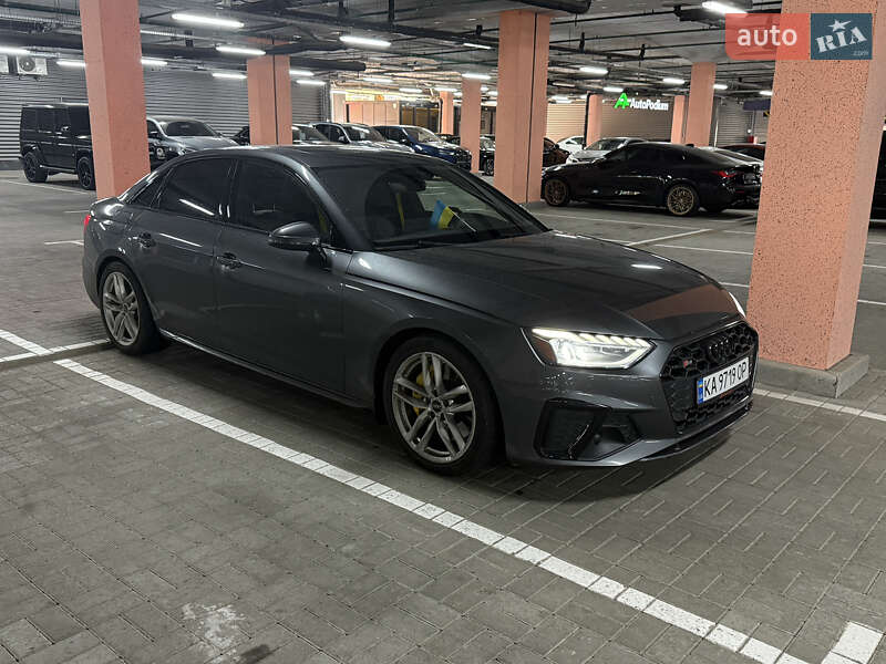 Седан Audi A4 2020 в Києві