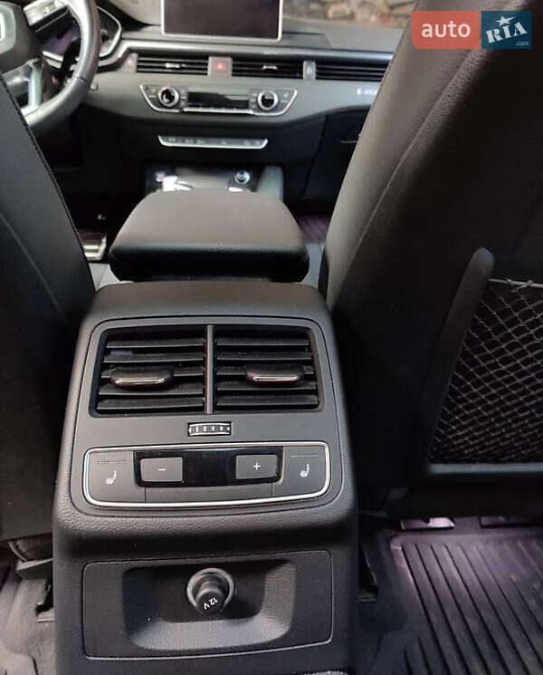 Универсал Audi A4 2017 в Киеве