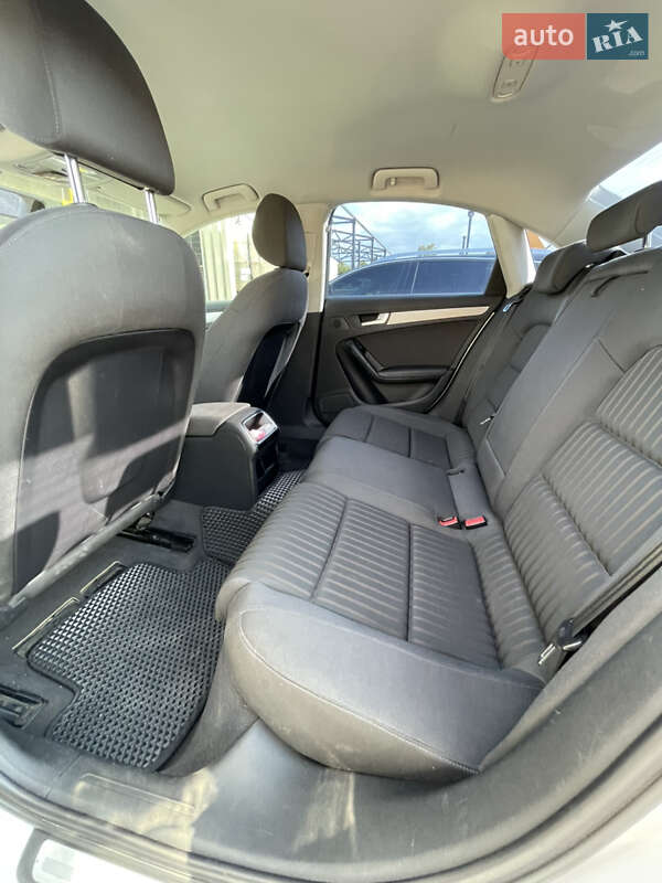 Седан Audi A4 2009 в Дубно