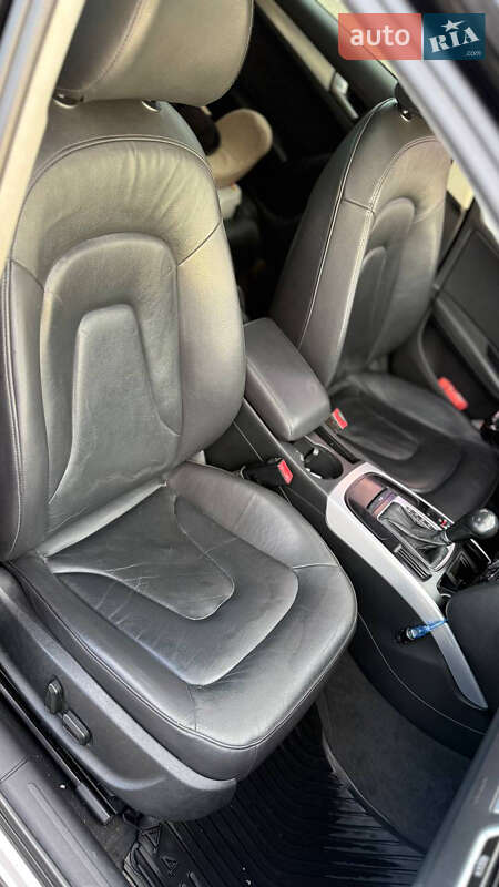 Седан Audi A4 2011 в Львове