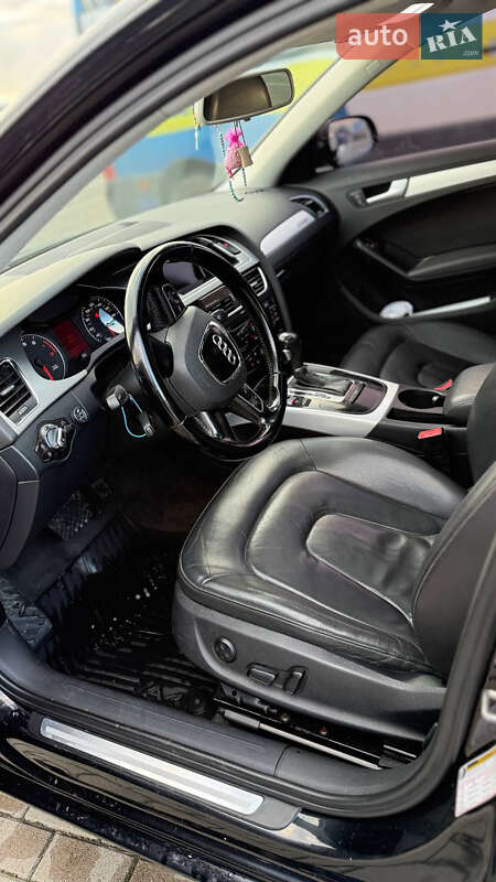 Седан Audi A4 2011 в Львове