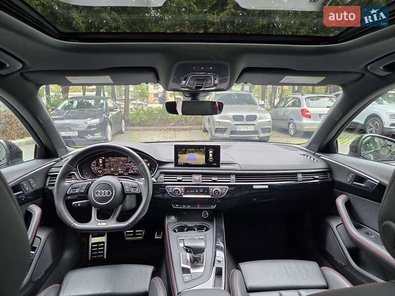 Седан Audi A4 2018 в Львові