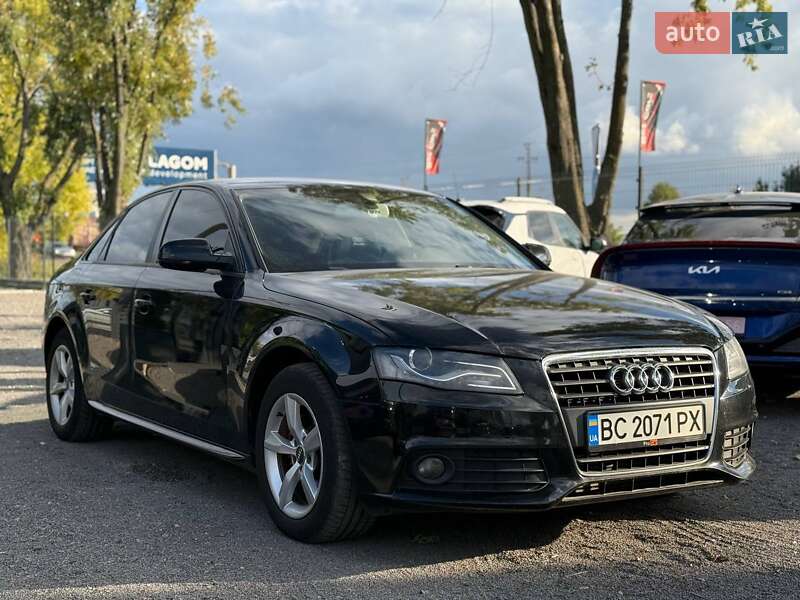 Седан Audi A4 2012 в Львові