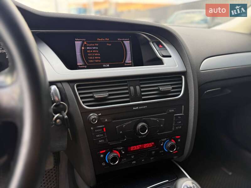 Седан Audi A4 2012 в Львові