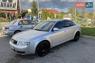 Седан Audi A4 2001 в  фото 4 Седан Audi A4 2001 в
