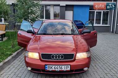 Седан Audi A4 1996 в 