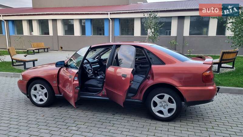 Седан Audi A4 1996 в Луцке