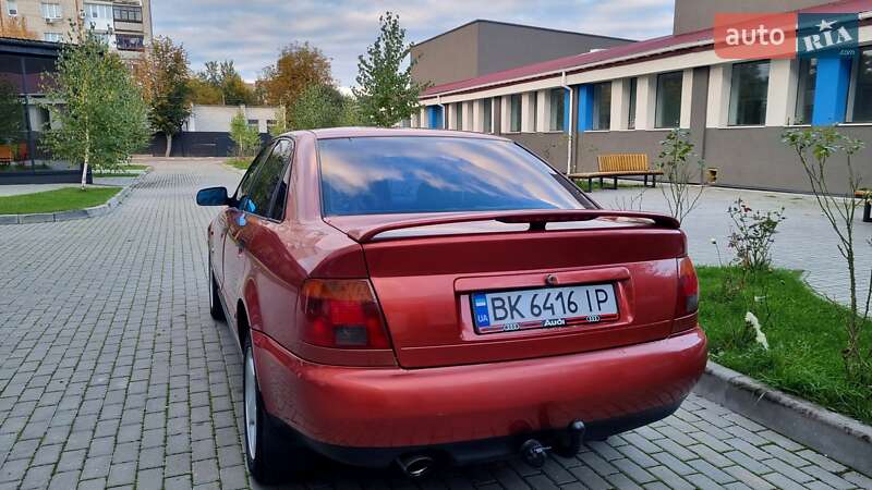 Седан Audi A4 1996 в Луцке