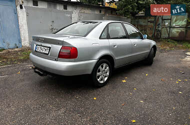 Седан Audi A4 1999 в 