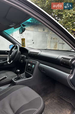 Седан Audi A4 1999 в 