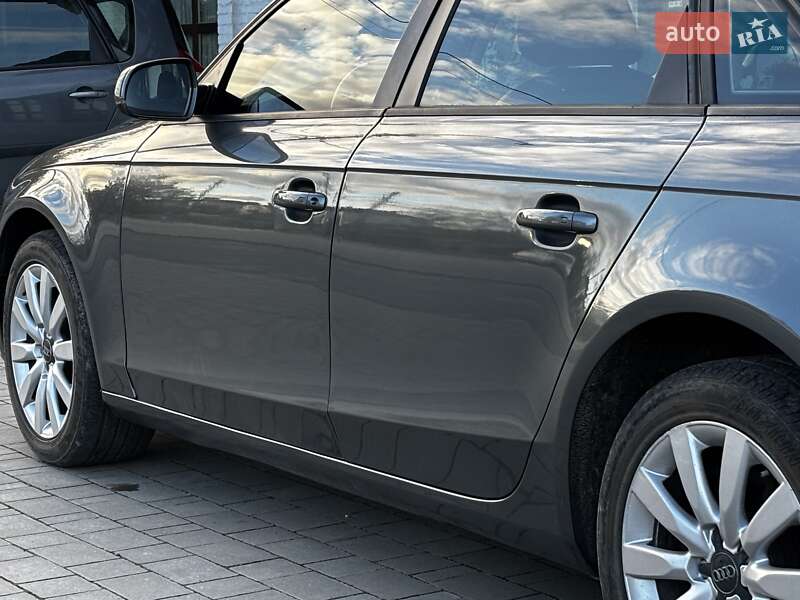 Седан Audi A4 2013 в Красилові
