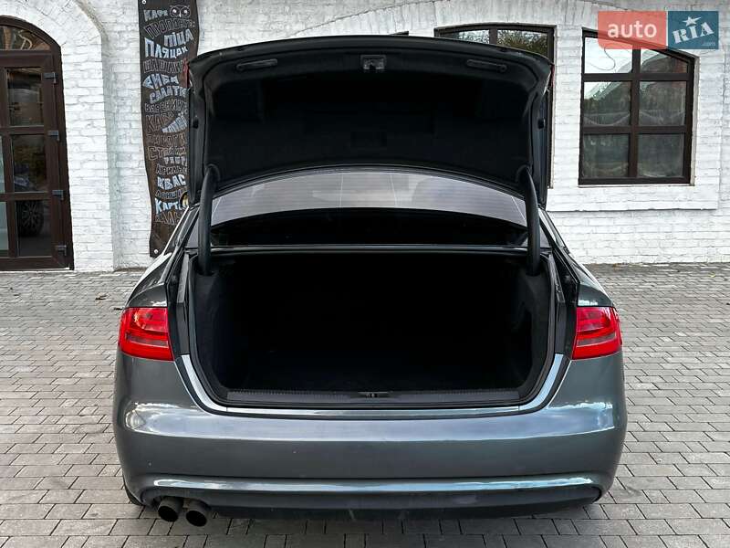 Седан Audi A4 2013 в Красилові