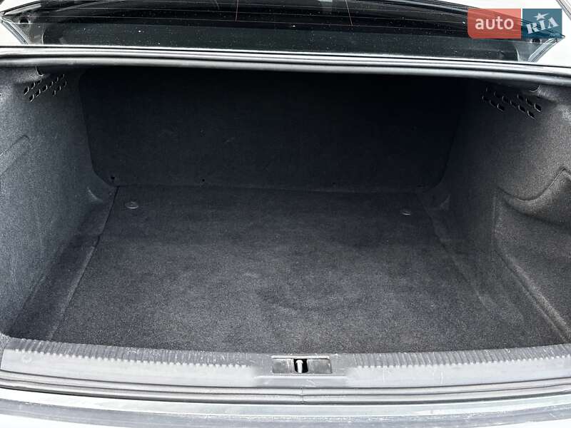 Седан Audi A4 2013 в Красилові