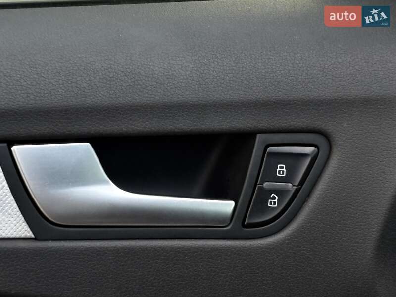 Седан Audi A4 2013 в Красилові