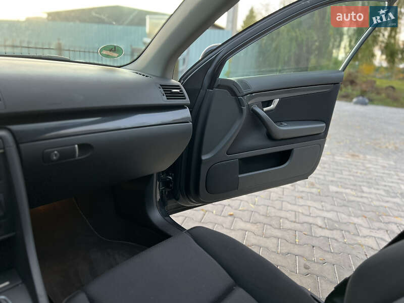 Седан Audi A4 2004 в Тернополе