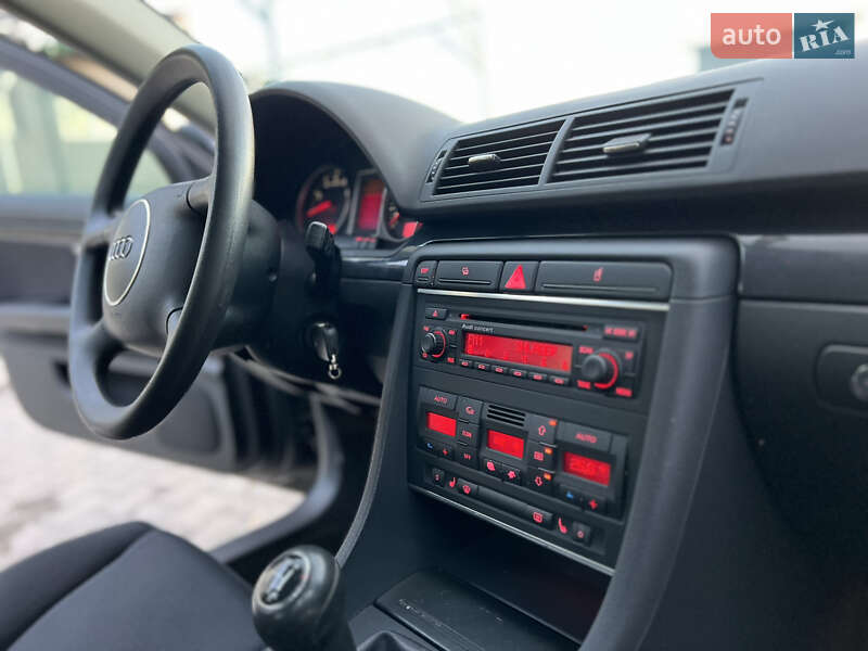 Седан Audi A4 2004 в Тернополе