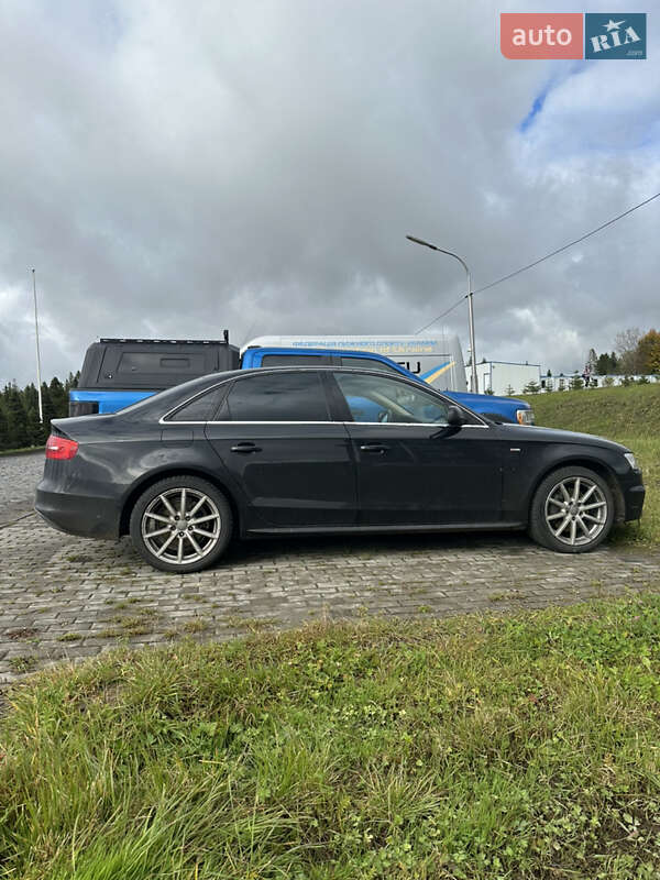 Седан Audi A4 2015 в Турці