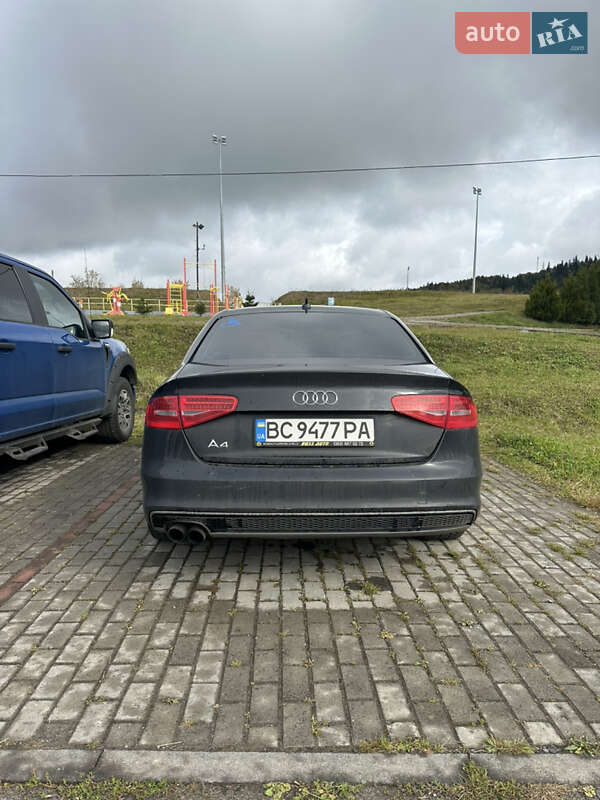Седан Audi A4 2015 в Турці