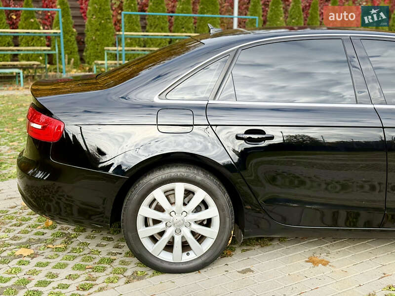 Седан Audi A4 2012 в Харькове