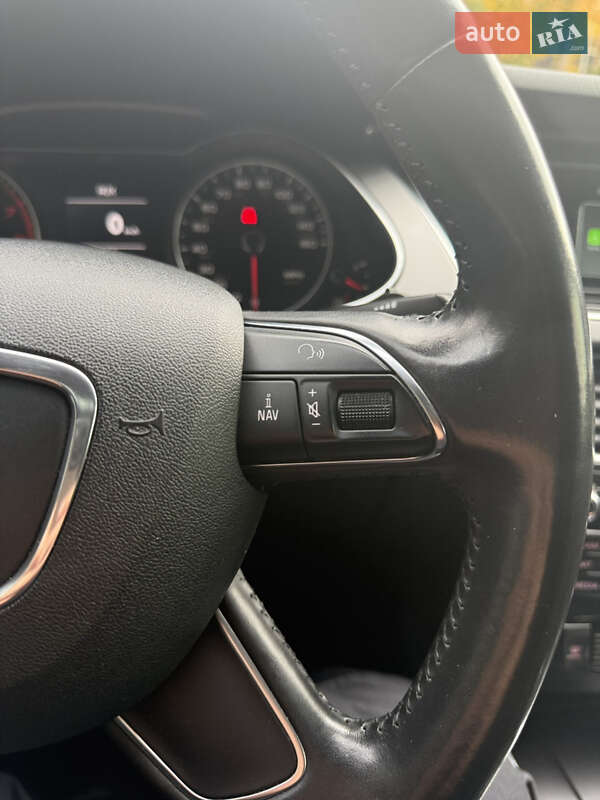 Седан Audi A4 2012 в Харькове