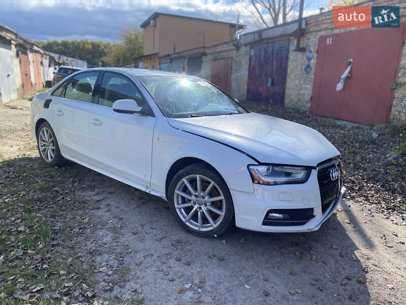 Седан Audi A4 2015 в Киеве